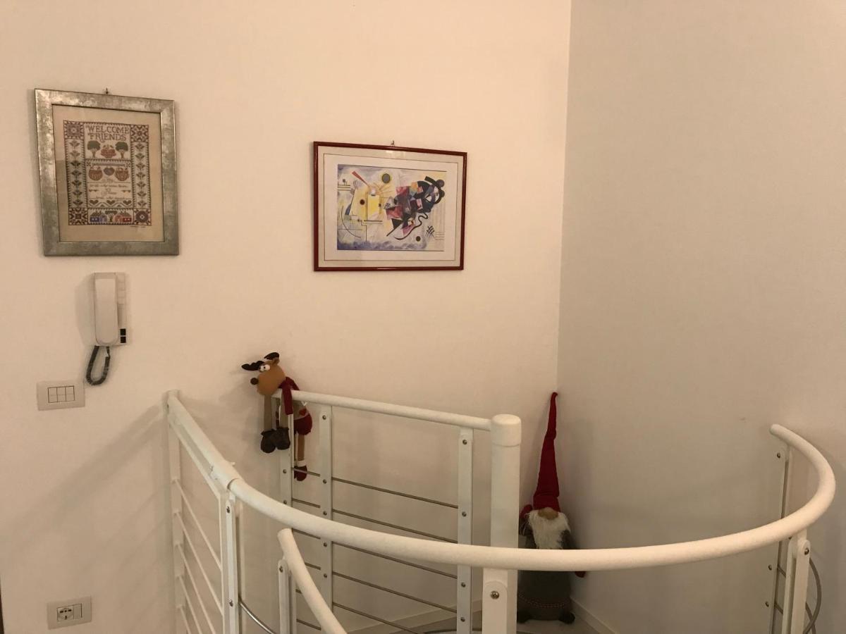 Casa Mary Due - Trilocale Con Giardino Privato A Due Passi Dal Lago Сирмионе Екстериор снимка